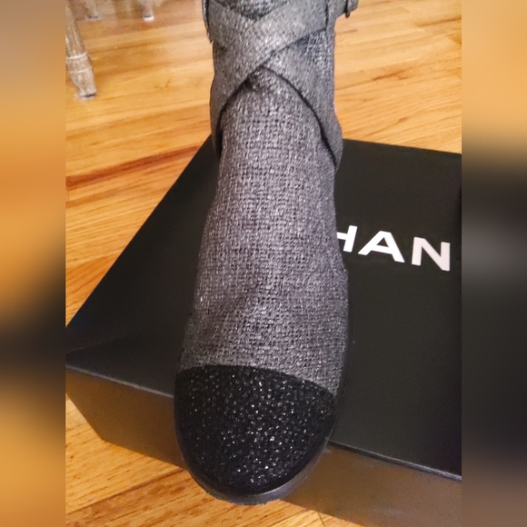 CHANEL💥New💥Pewter & Black Tweed Booties - Picture 5 of 8